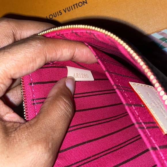 Auth Louis Vuitton Neverfull GM Pivoine Wristlet - Picture 4 of 7